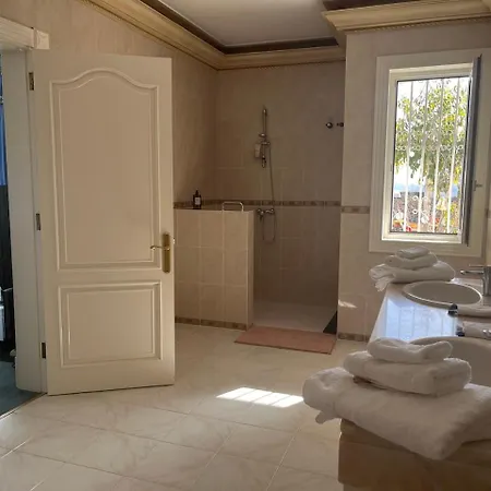 빌라 Kishni, Peaceful And Luxury 아리시페